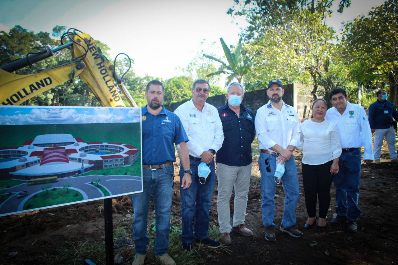 CIV comienza construcción de escuela tipo Reforma en Santa Cruz Muluá