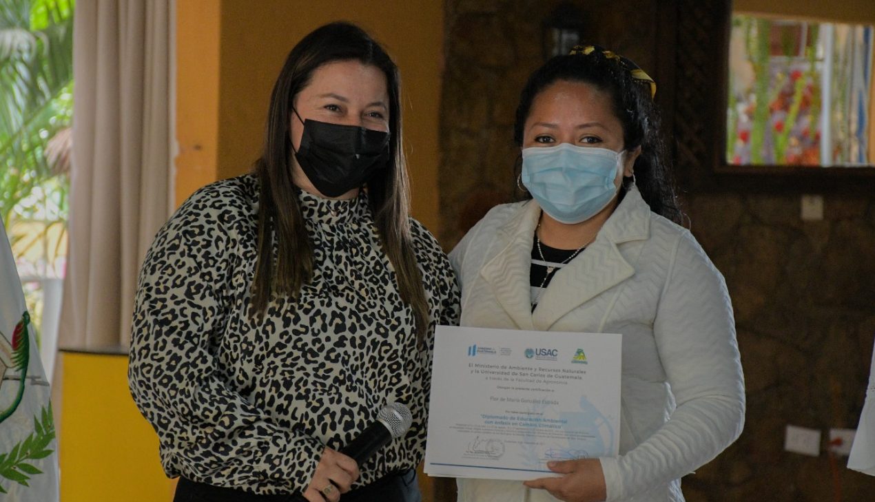 Docentes de Baja Verapaz culminan diplomado en educación ambiental