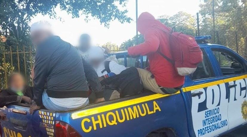 PNC intercepta a migrantes en Chiquimula