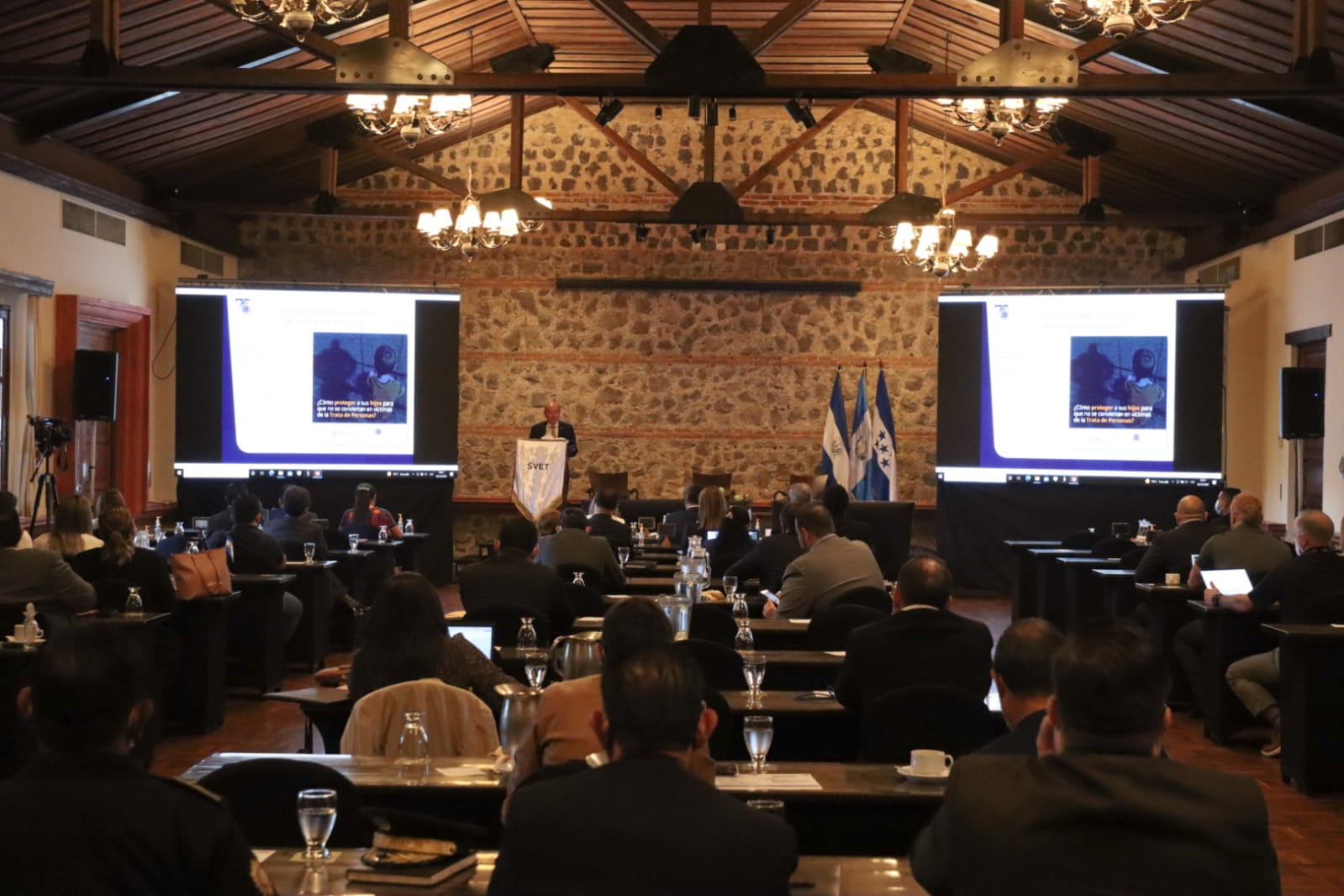Efectúan simposio internacional sobre trata de personas y tráfico ilícito de migrantes