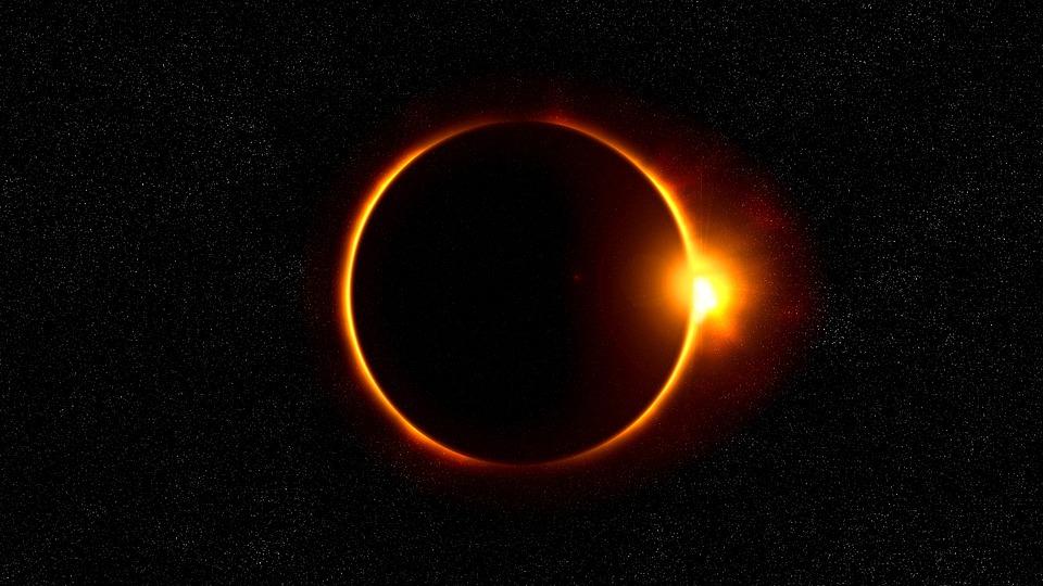Un eclipse total de sol será mañana “casi exclusivo” para los científicos