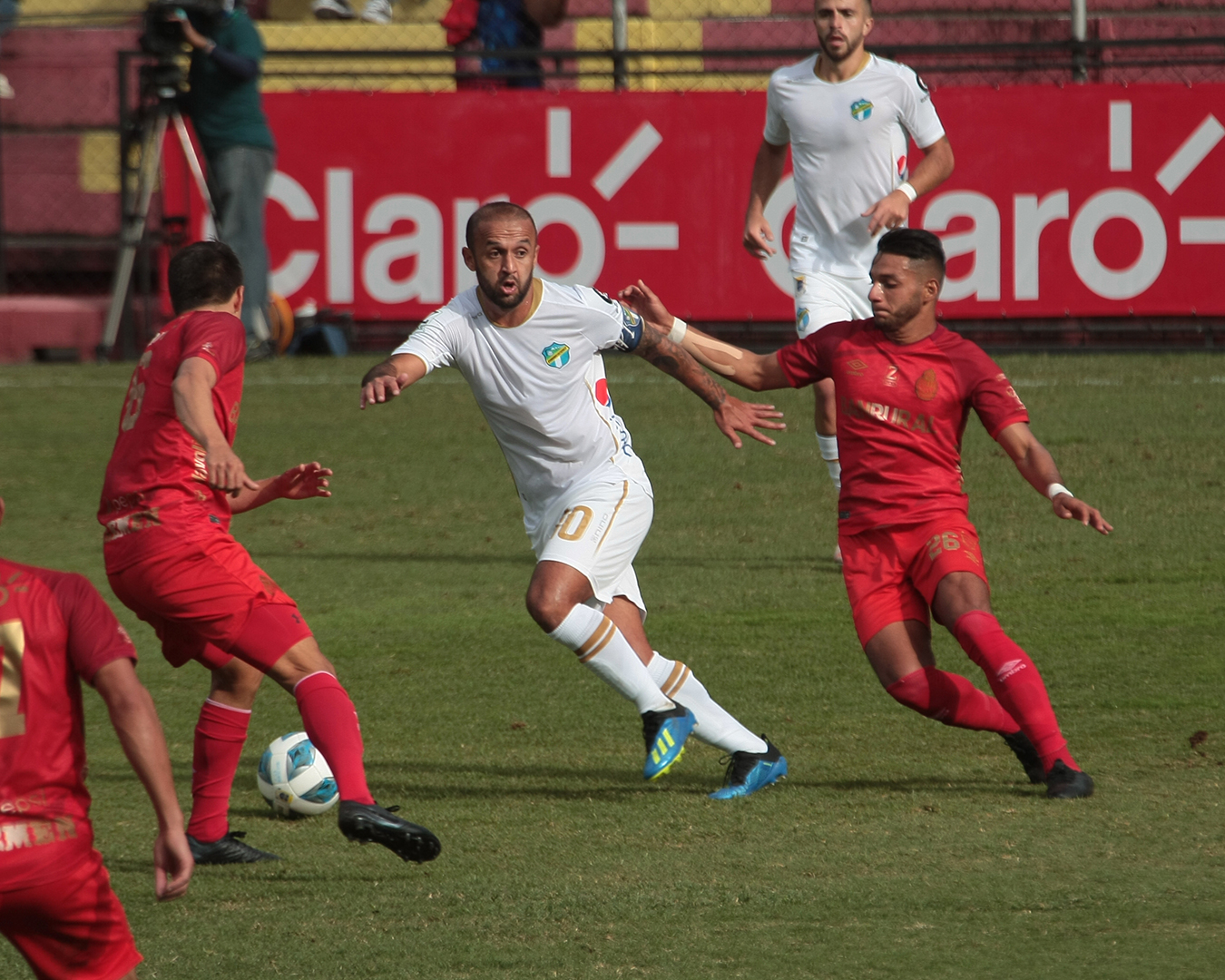 Apertura 2021: Comunicaciones-Municipal, uno de ellos disputará la final