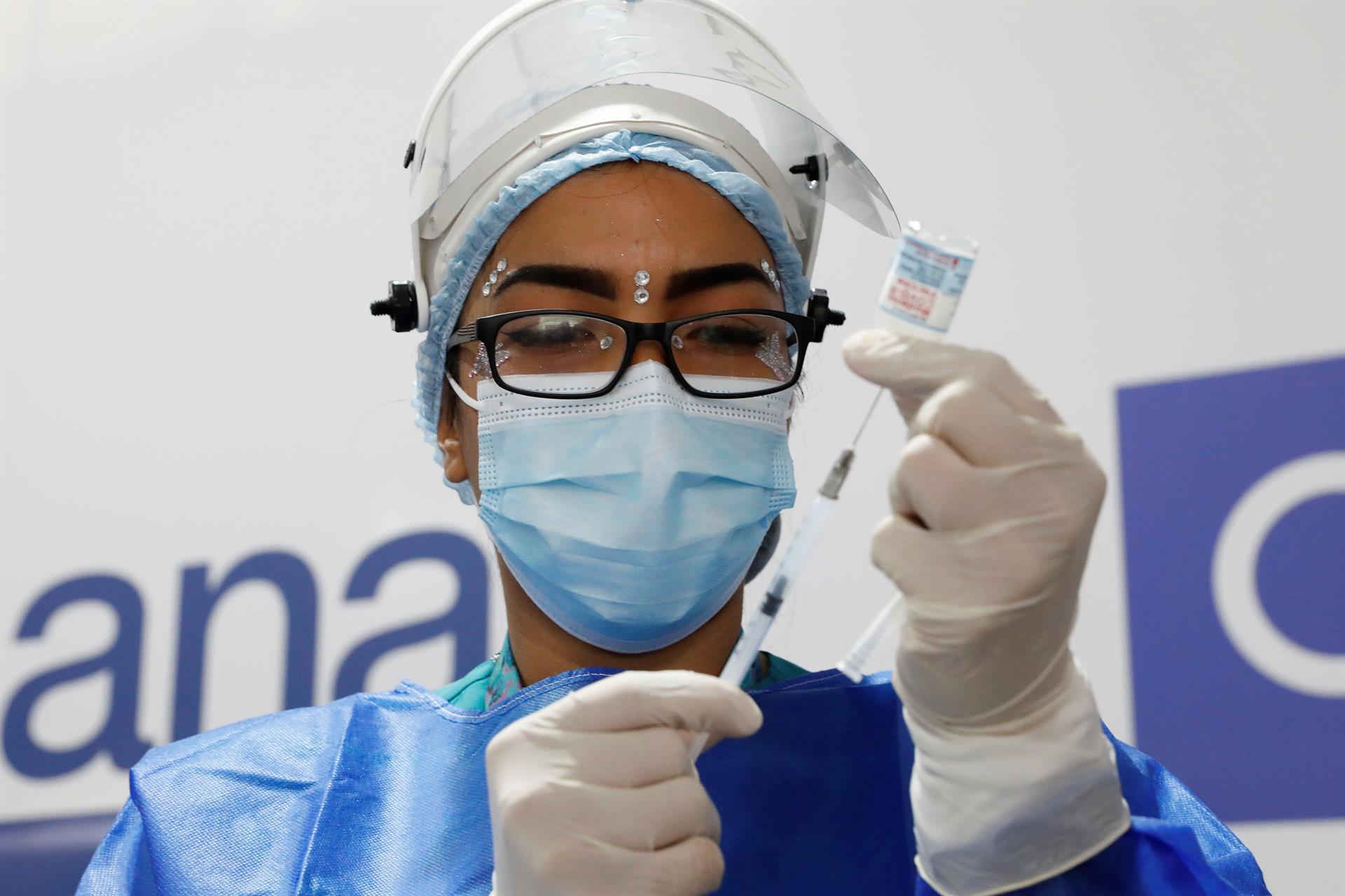 Regulador de EE. UU. autoriza fármaco para los que no se pueden vacunar contra COVID-19