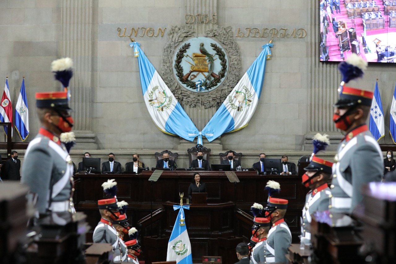 Juramentan a la nueva junta directiva del Congreso de la República