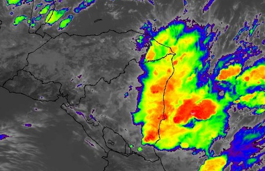 El frente frío que afecta el área del norte de Centroamérica podría causar lluvias y vientos en 5 departamentos de Honduras.