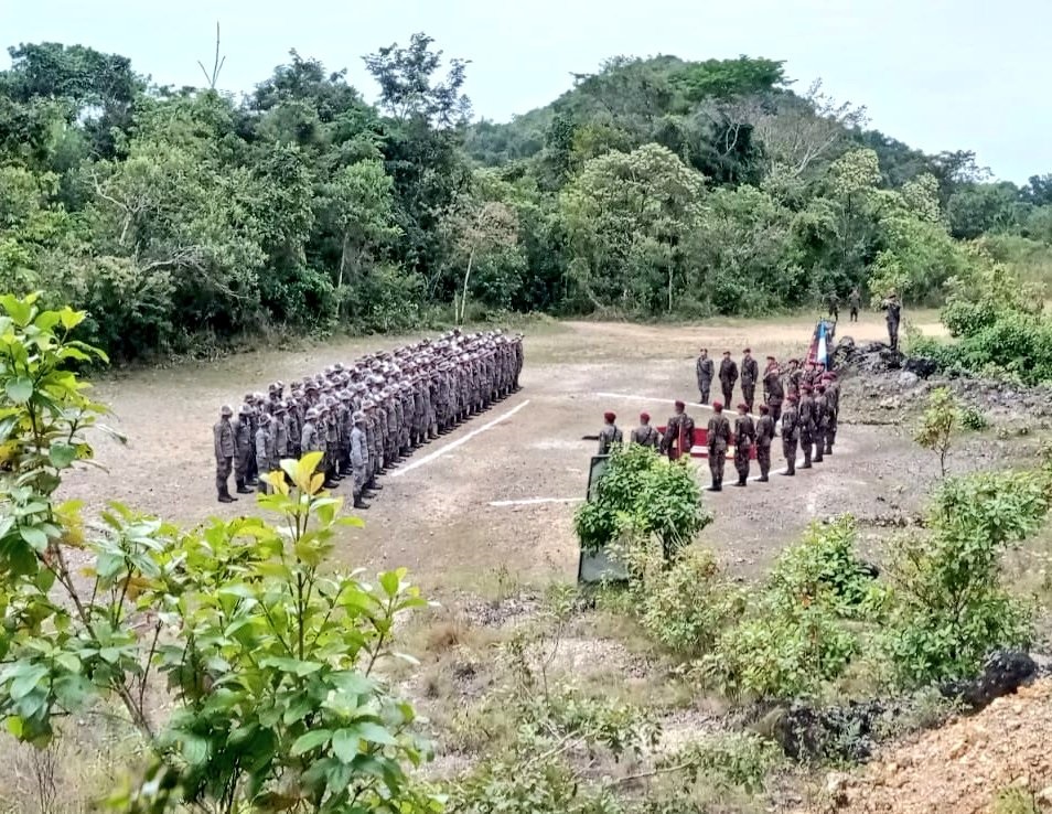 Soldados de diferentes unidades del Ejército participan en el curso de Fuerzas Especiales Kaibil, en Poptún, Petén.