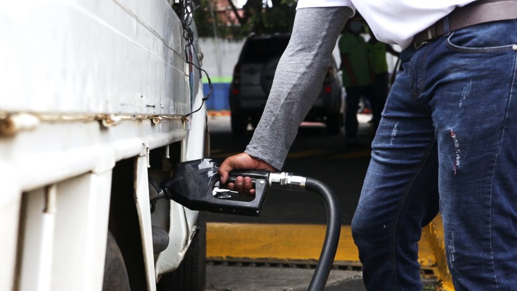 MEM: Precios de combustibles se estabilizarán en enero