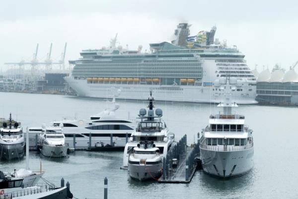Royal Caribbean cancela cuatro cruceros debido a repunte de la pandemia
