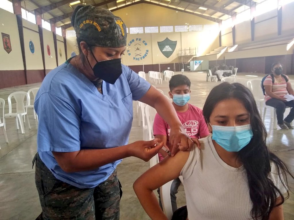El Ejército de Guatemala continua apoyando las jornadas de vacunación contra el COVID-19