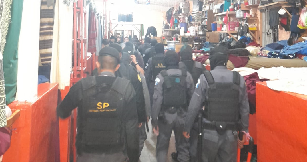 Incautan ilícitos en requisa en el Centro Preventivo de la zona 18