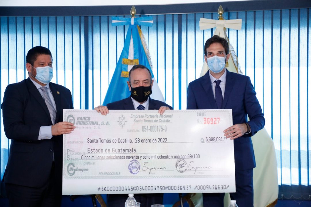 Portuaria Santo Tomás de Castilla entrega utilidades del período 2021 al Gobierno y municipalidades de Izabal