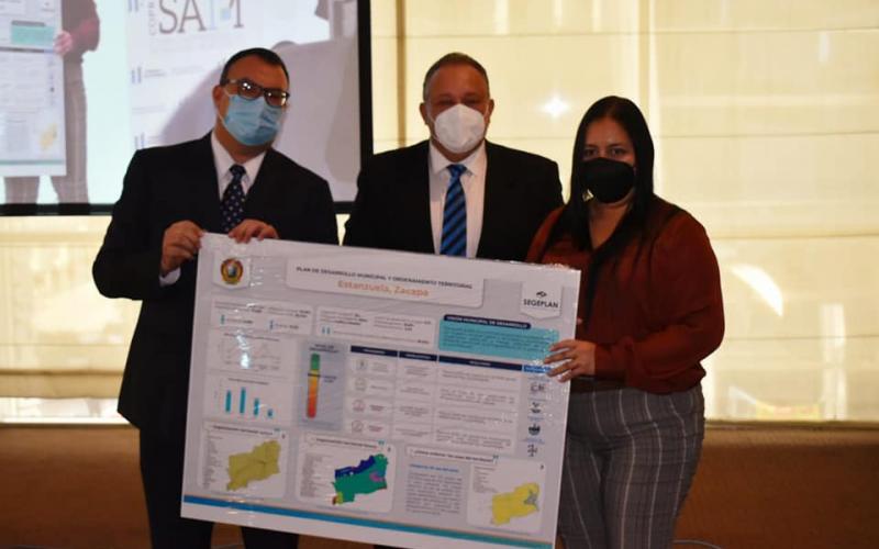 Funcionarios de Copresam, durante el lanzamiento de los Planes de Desarrollo Municipal y Ordenamiento Territorial PDM-OT.
