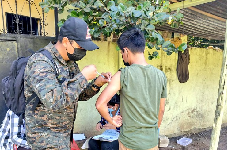 La vacunación es clave para contrarrestar la pandemia del COVID-19.