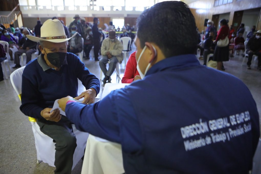 Aumentan aporte económico que reciben adultos mayores