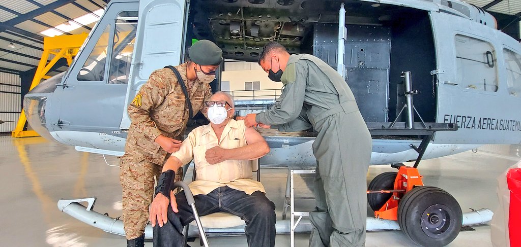 COVID-19: Habilitan puesto de vacunación en la Fuerza Aérea Guatemalteca