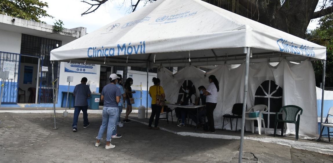 Escuintla reporta más del 80 % de la población meta con primera dosis contra el COVID-19