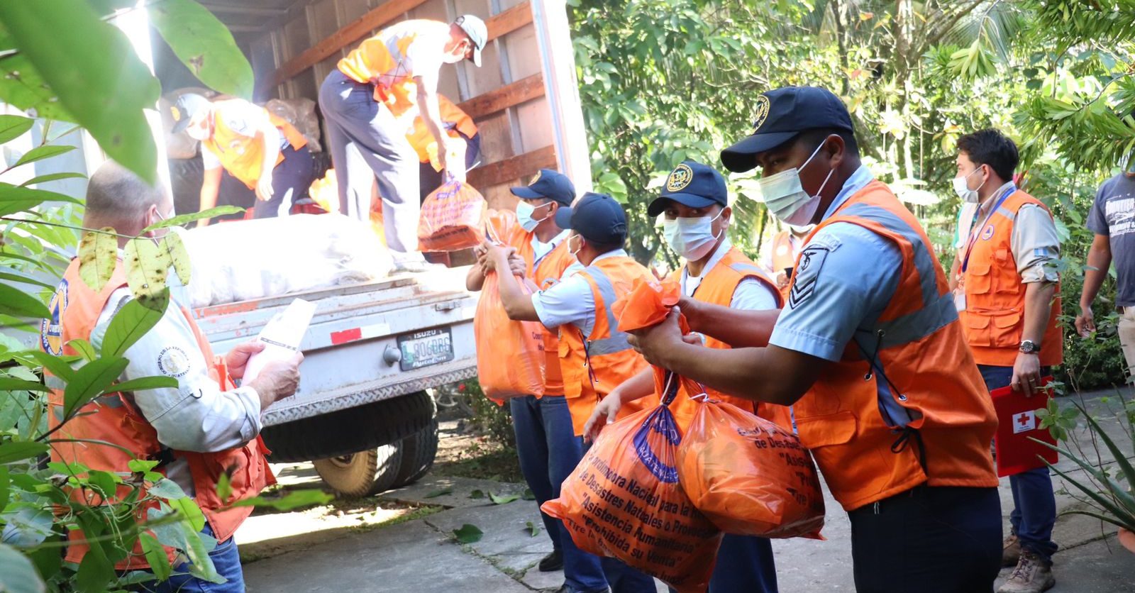Ayuda humanitaria llega a 255 familias de Puerto Barrios