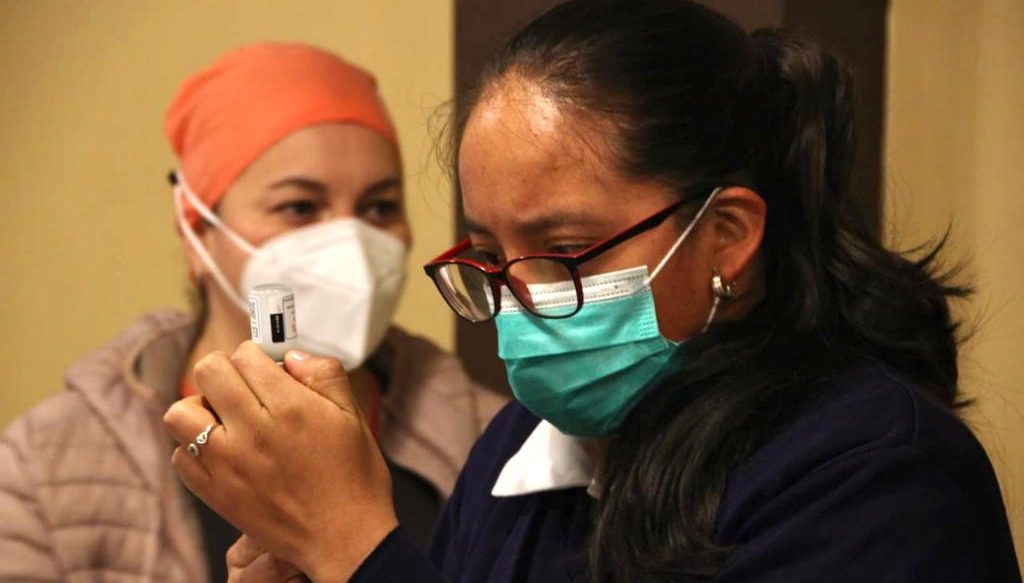 Totonicapán comienza a administrar tercera dosis contra COVID-19