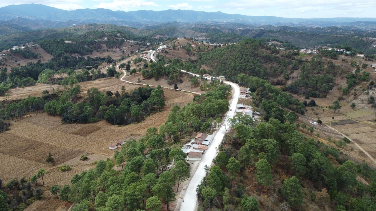 Pavimentación de tramo agiliza tránsito por comunidad de San Antonio Ilotenango
