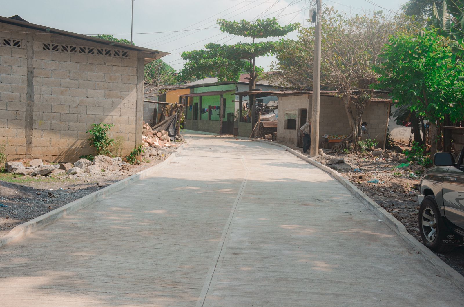 Vecinos de Santa Cruz Muluá agradecen mejoramiento de vía