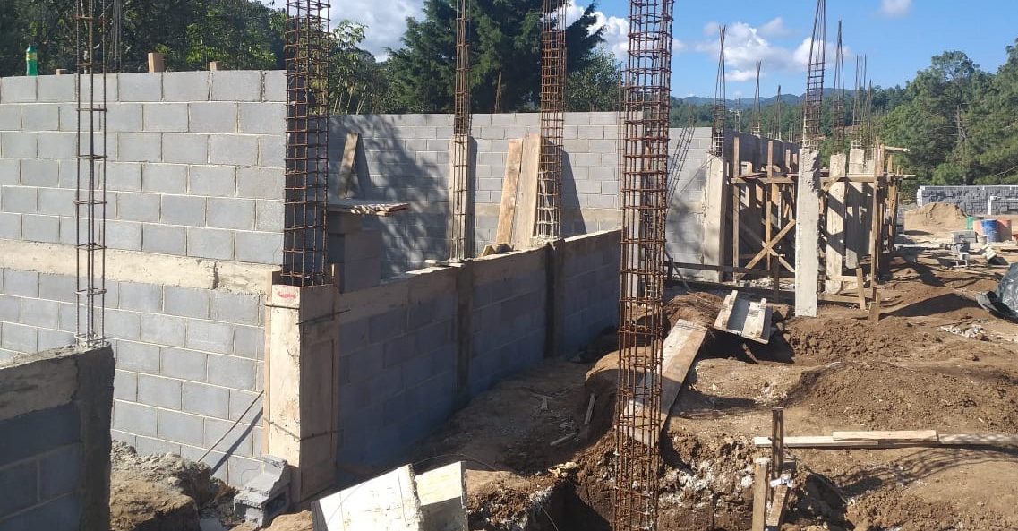 Avanza construcción de escuela modelo en Patzité, Quiché