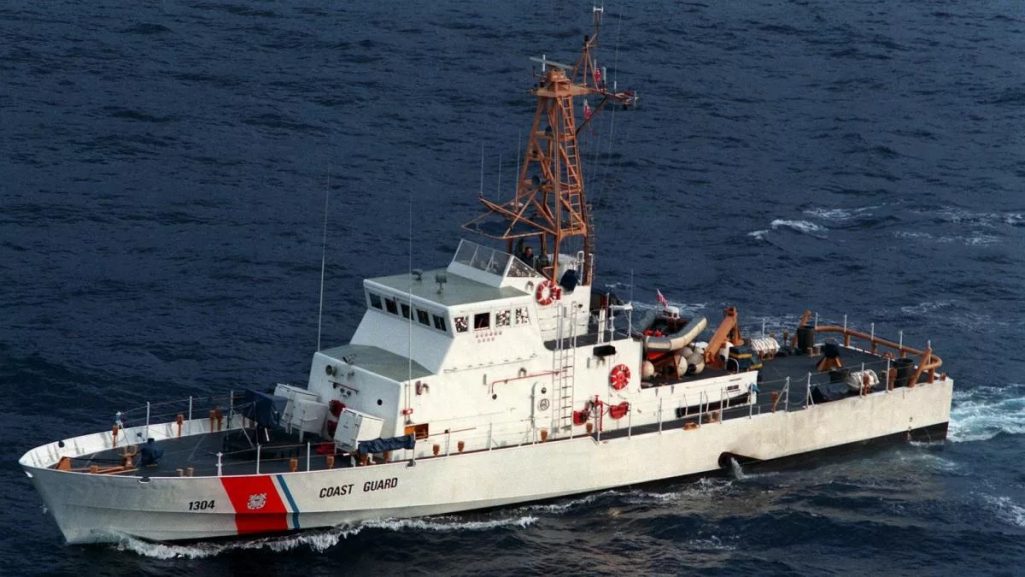 Continúa la búsqueda de 38 personas tras un naufragio frente a Florida