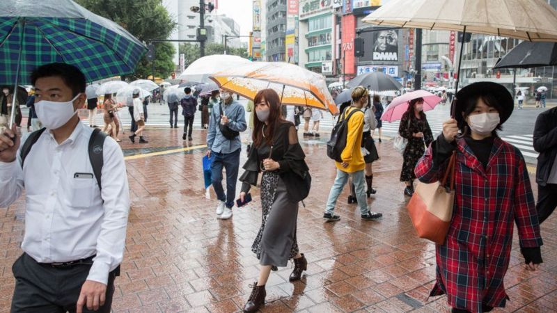Japón prepara nuevas restricciones ante repunte récord de contagios