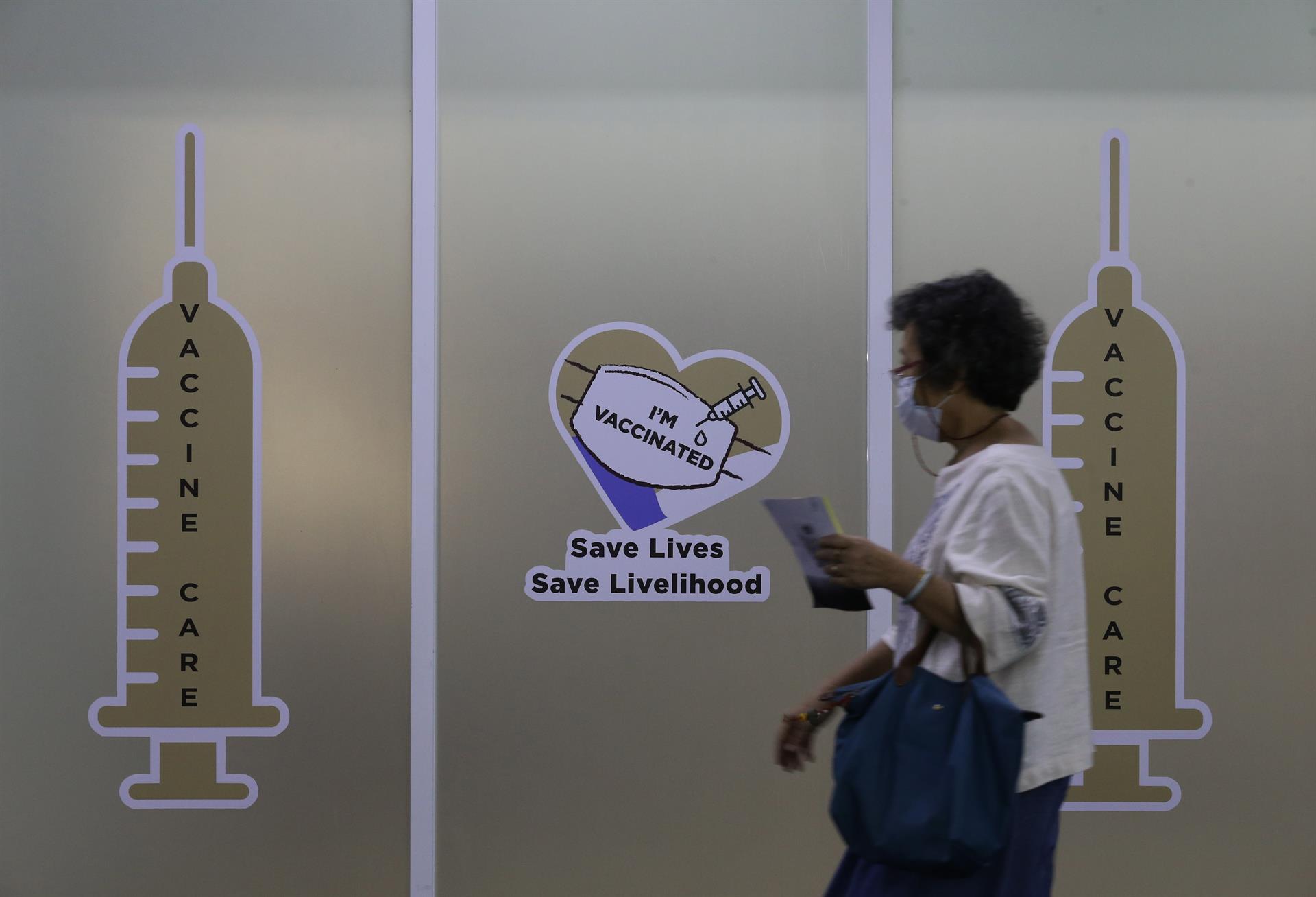 Vacunas de refuerzo evitan en un 80 % que ómicron provoque casos graves