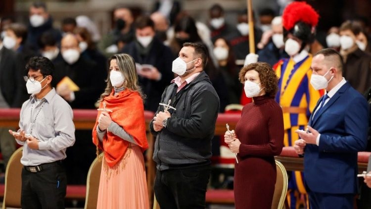 Papa otorga por primera vez a mujeres el ministerio de lector y catequista