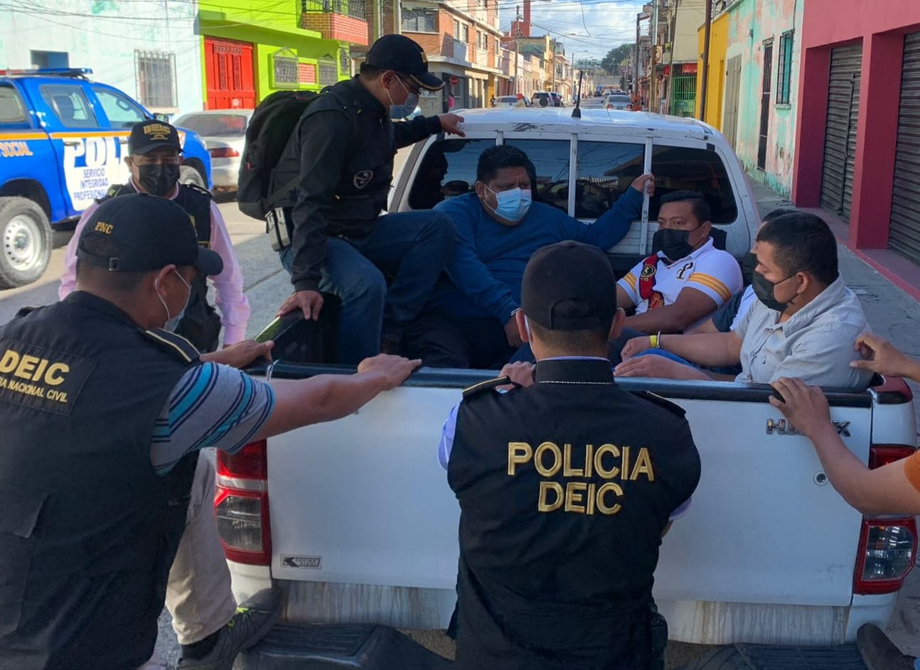 A los guardias privados se les incautó celulares.