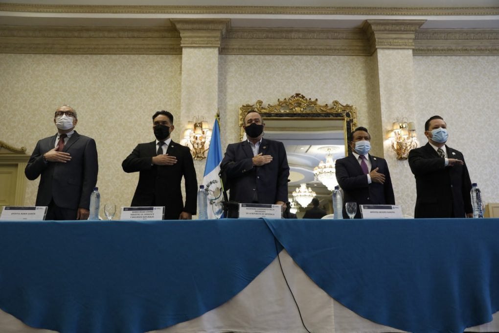 Presidente participa en presentación del Acuerdo Ministerial 402-2021
