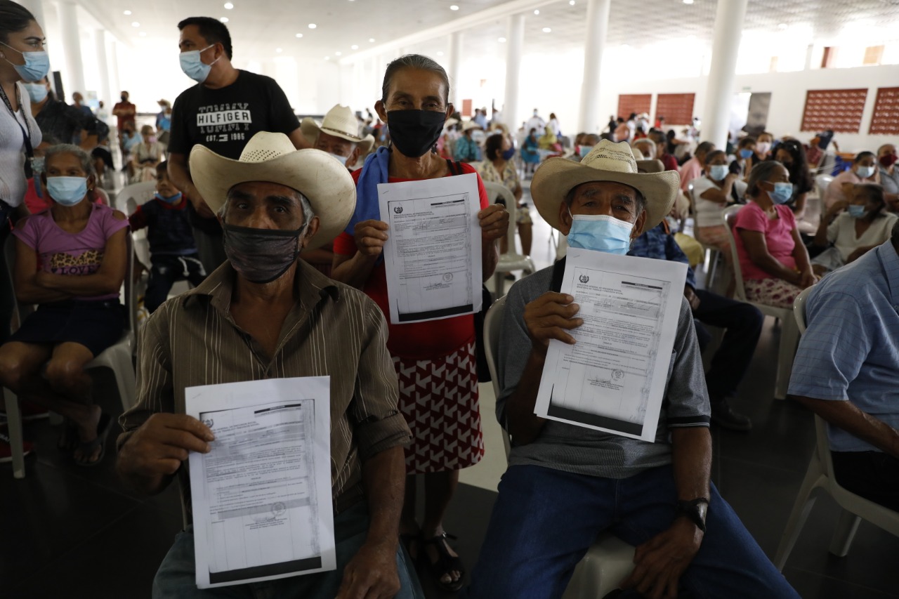 Beneficiarios del Programa del Adulto Mayor en Zacapa.