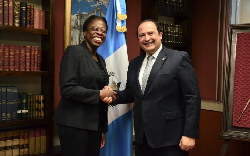 Guatemala reitera compromiso de apoyar a refugiados, desplazados y retornados