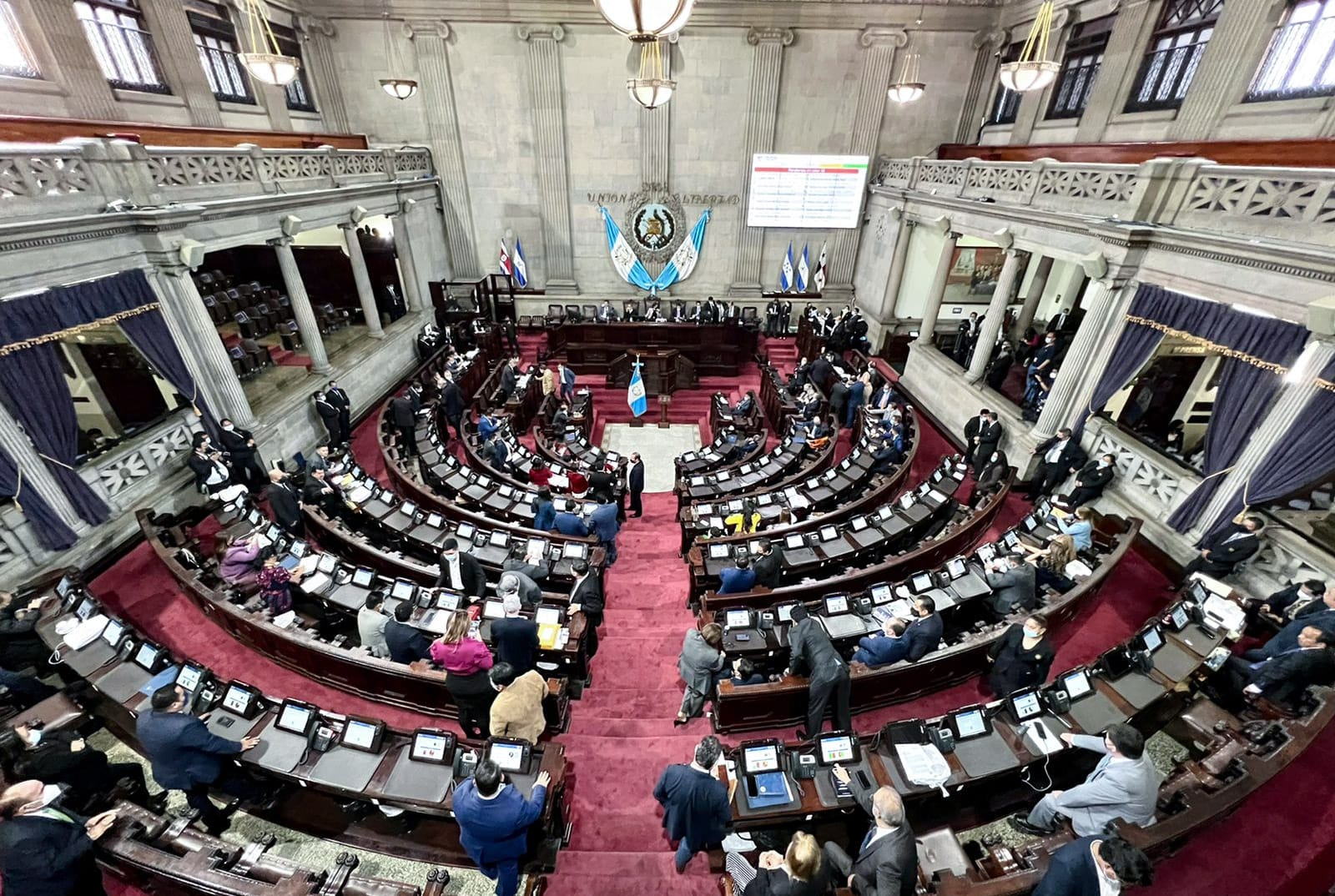 Aprueban ley que declara el 9 de marzo como el Día por la Vida y la Familia