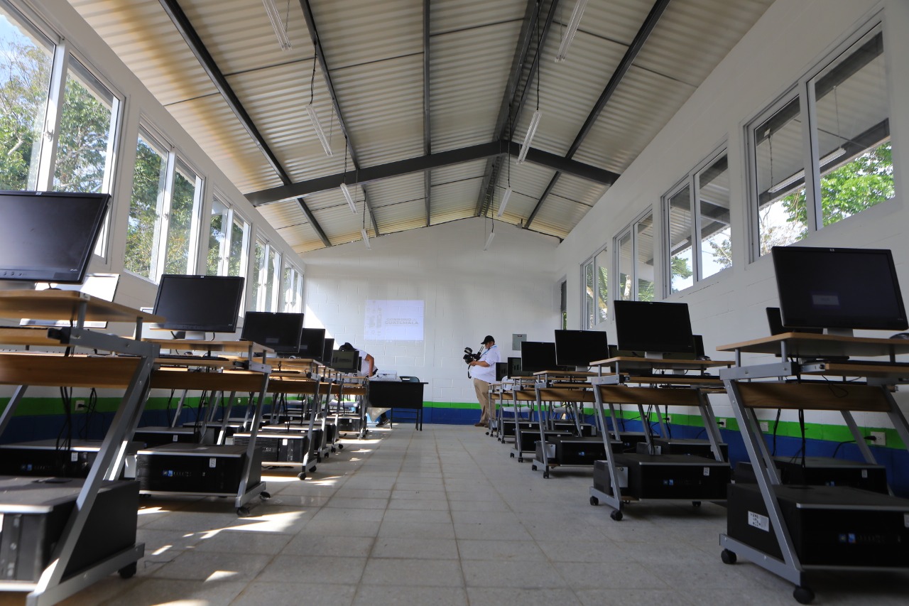 Mejoramiento de escuelas beneficia a población estudiantil de Guatemala