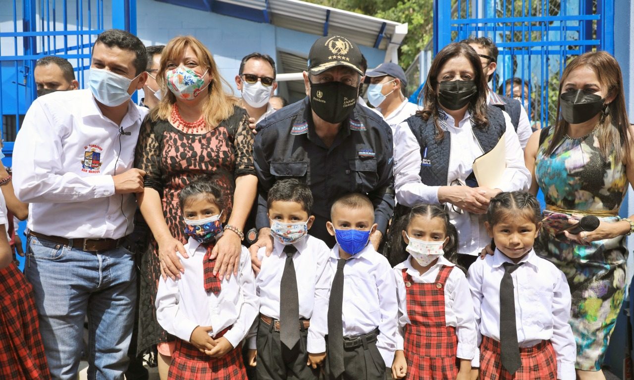 Estudiantes de preprimaria de El Recuerdo cuentan con nueva escuela
