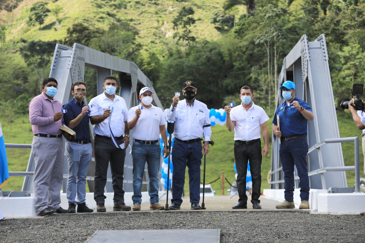 Inauguran puente vehicular en aldea El Bálsamo, Los Amates, Izabal