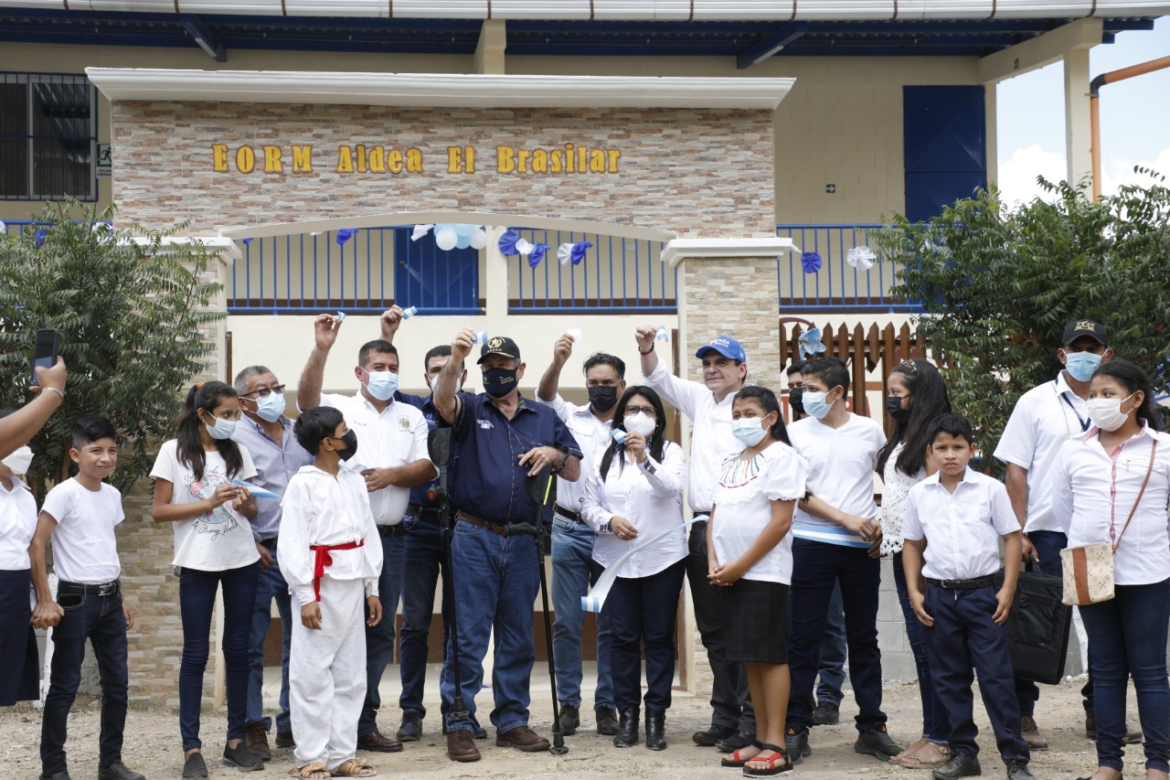 El presidente Alejandro Giammattei durante el acto de inauguración.