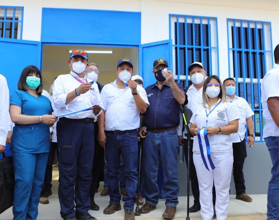 El presidente Alejandro Giammattei resaltó la importancia del fortalecimiento de la atención de la salud del pueblo de Poptún.