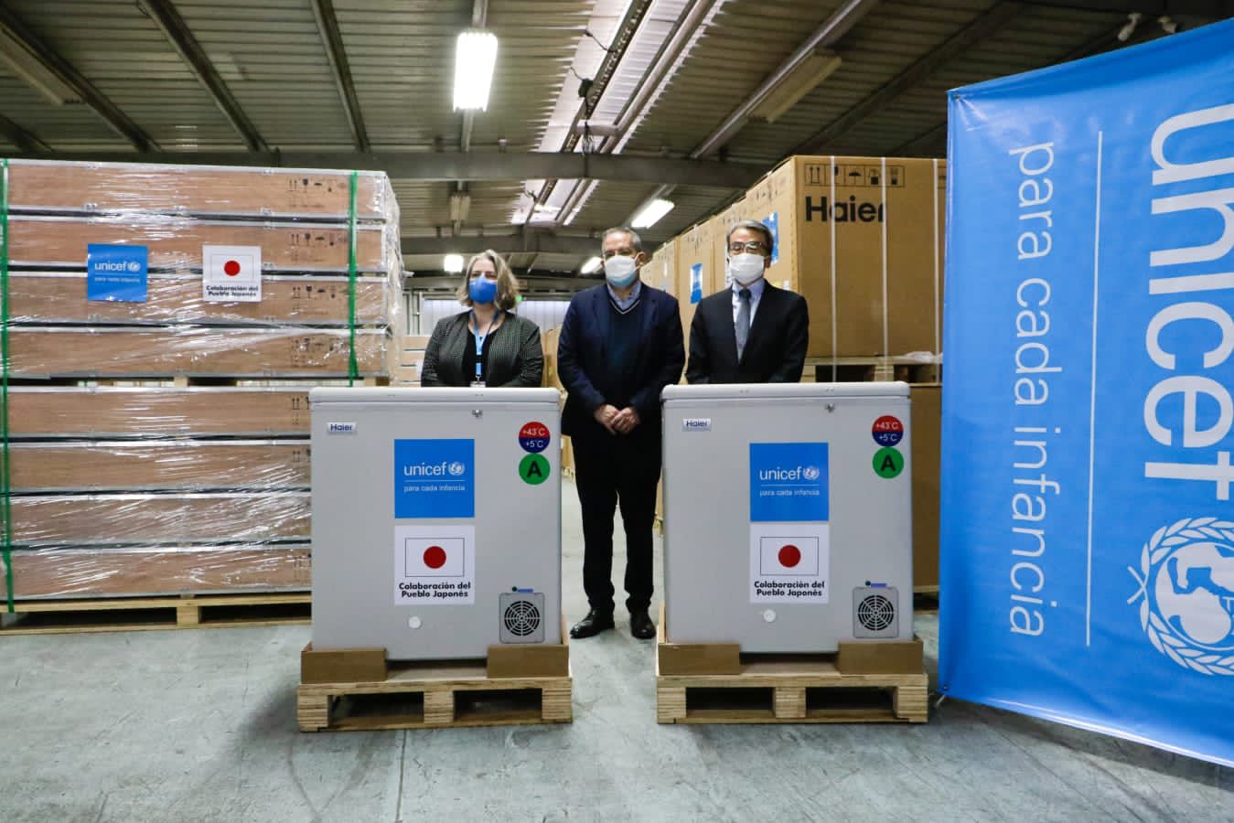 Reciben 100 refrigeradores solares para fortalecer la cadena de frío de vacunas contra COVID-19