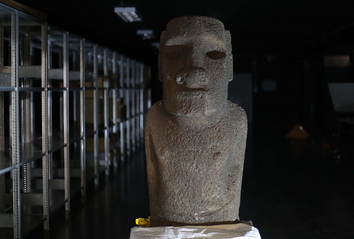 Estatua moái más antigua regresa a la isla de Pascua tras 152 años
