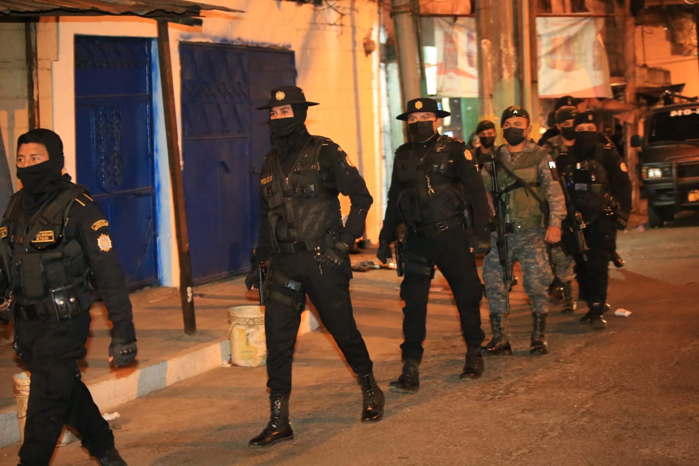 Ejecutan operativos de control y seguridad en diferentes zonas de Mixco
