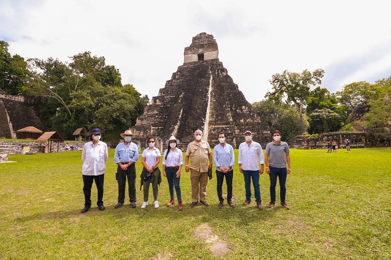Elaboran propuestas para promover conexión aérea entre Guatemala y México