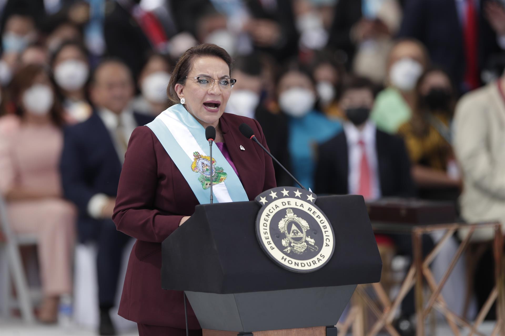 La presidenta de Honduras, Xiomara Castro, durante la toma de posesión.