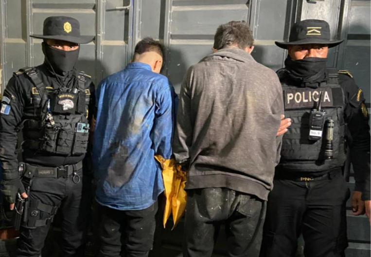 Los capturados tras el operativo efectuado por la PNC después del ataque armado.