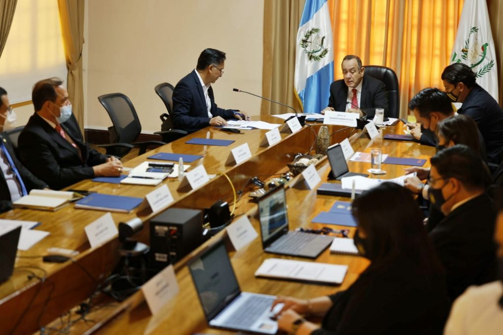 Mandatario conoce proyectos para la protección y apoyo del Medio Ambiente