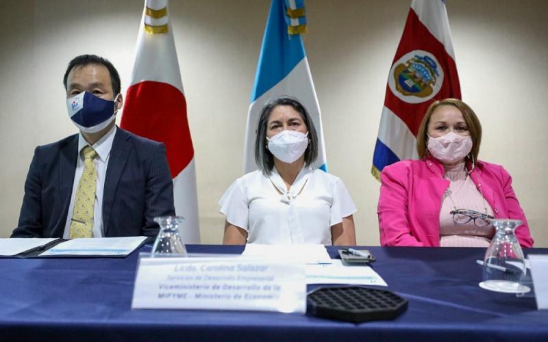 Facilitadores y empresarios dialogan sobre retos y expectativas para 2022