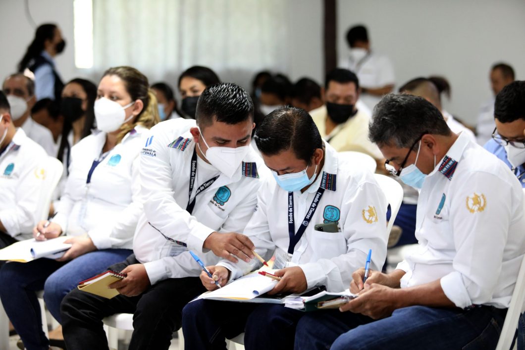 Capacitan a personal de Fontierras sobre fomento de la paz