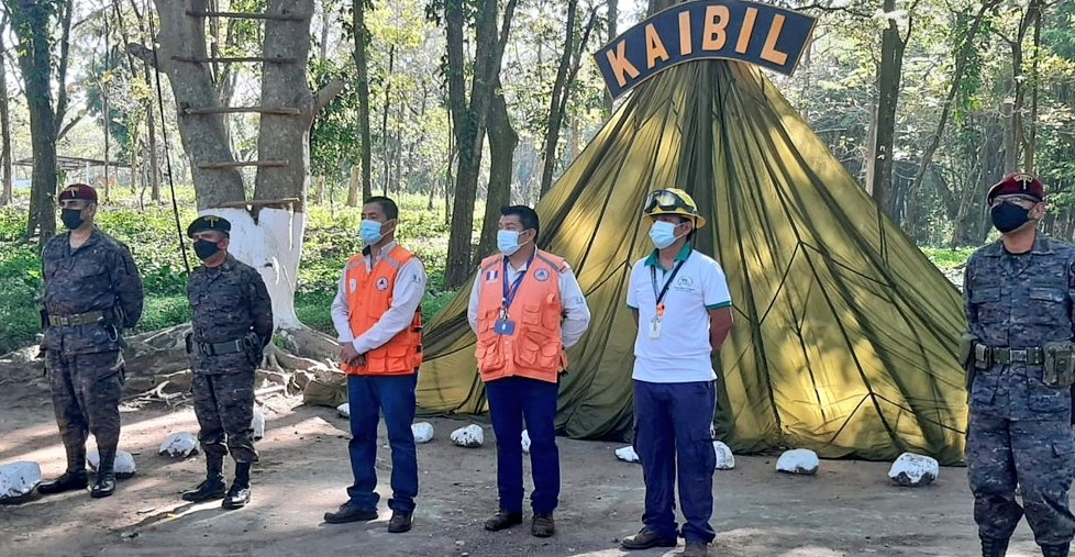 Soldados refuerzan sus capacidades para el control de incendios forestales en Suchitepéquez