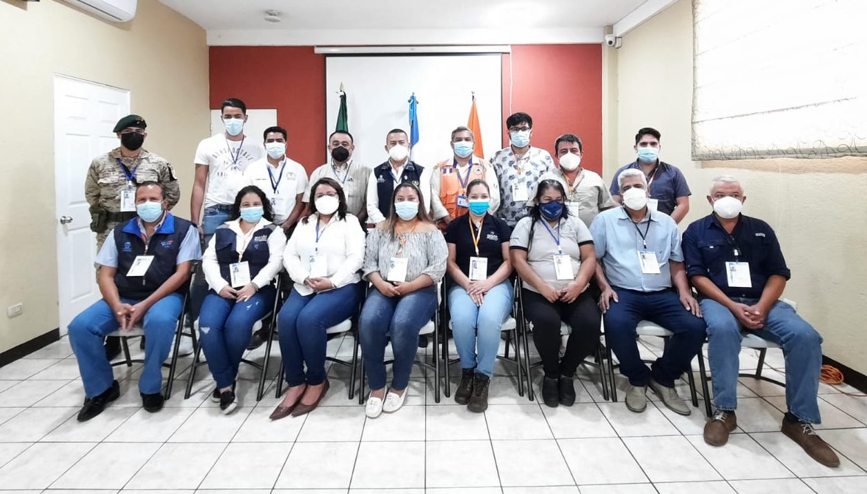 Miembros de la Codred de Santa Rosa reciben acreditaciones